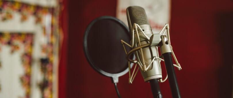 How to Start a Successful Podcast (For Under $100)